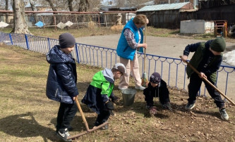 Экологический десант «Чистоту любимому детскому саду» Экологический десант «Чистоту любимому детскому саду».