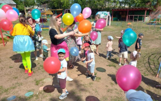 День мороженного в корпусе 3 День мороженного в корпусе 3.
