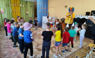 День смеха День смеха.