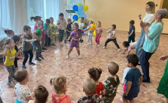 Праздник «Здравствуй, солнце, здравствуй лето!» Праздник «Здравствуй, солнце, здравствуй лето!».
